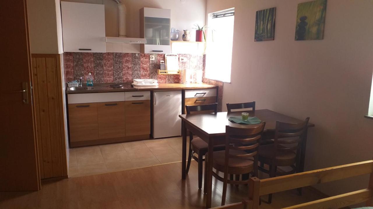 Apartment Beautiful Crni Kal ภายนอก รูปภาพ